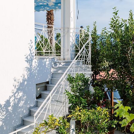 Μeltemi Aparthotel Glifa  Luaran gambar